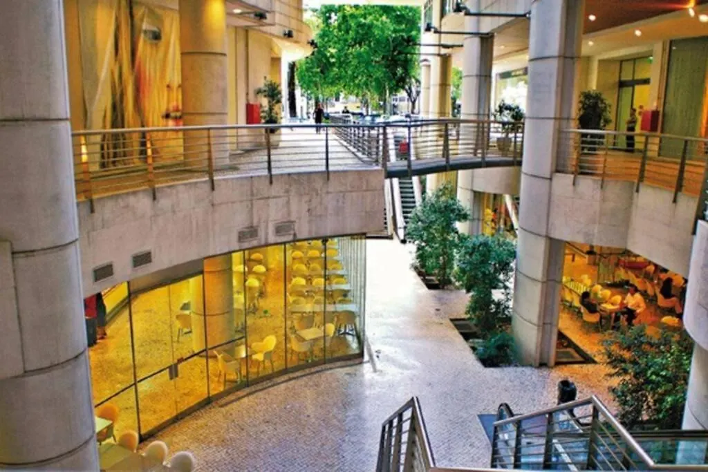 Apartment Av. Da Liberdade Comfortable Apt With Balcony Lisbon